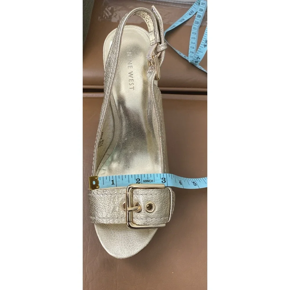 Nine West Women's‎ Wedge Sandals Gold Leather Wood Heel Buckle Peep Toe Size 7.5